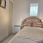 Le Murier - Rez De Jardin Avec Véranda, Terrasse à 5min A Pied De La Avec Parking - By Auraconciergerie Apartamento Les Lecques