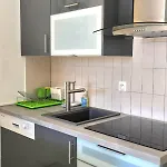 Le Murier - Rez De Jardin Avec Veranda, Terrasse A 5min A Pied De La Avec Parking - By Auraconciergerie Apartmán *