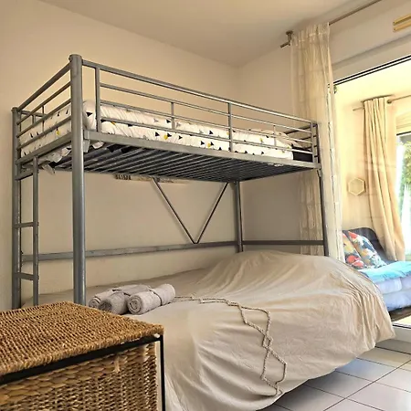 Appartement Le Murier - Rez De Jardin Avec Veranda, Terrasse A 5min A Pied De La Avec Parking - By Auraconciergerie Les Lecques